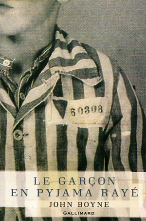 Le garçon en pyjama rayé